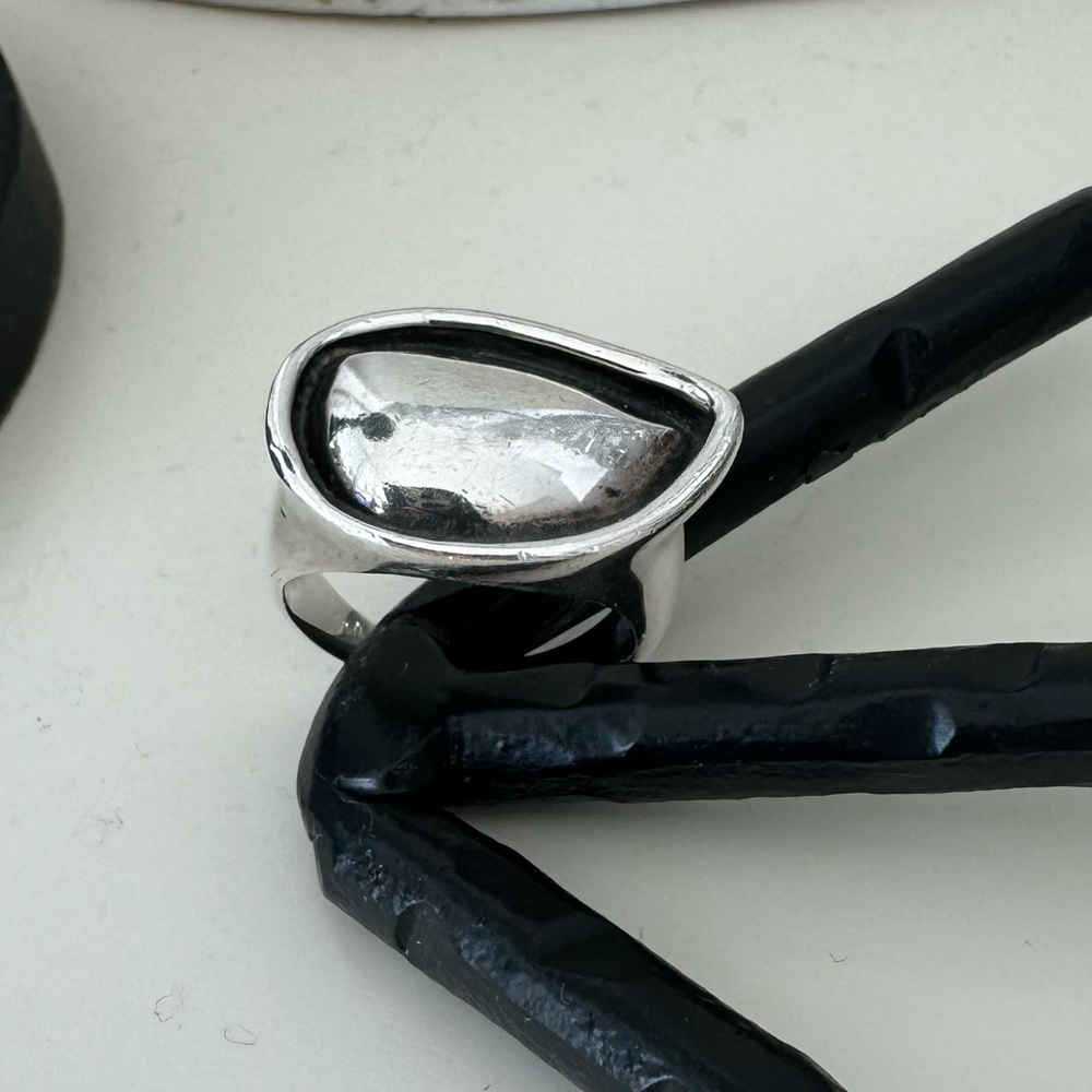 Silpada sterling silver ring, size 8, EUC